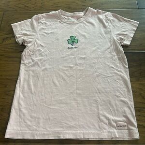 Life is Good Women's T-Shirt Pink "Kiss Me" Irish Shamrock Saint Patrick's Day S